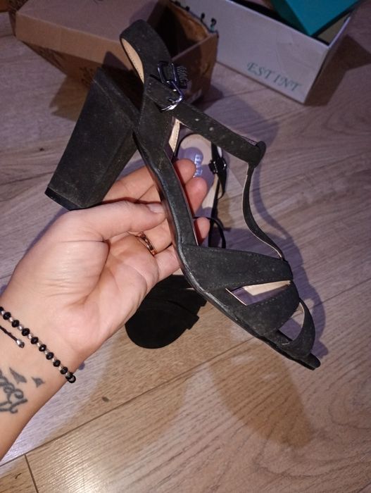 Pantofi eleganți cu toc