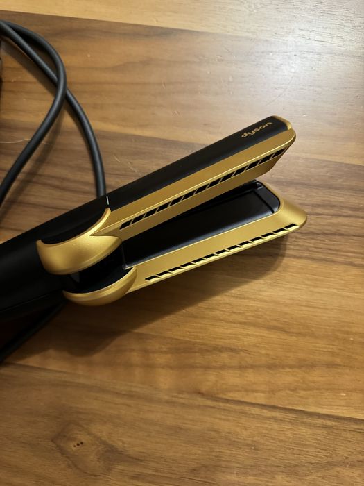 Преса за коса - Dyson Airstrait