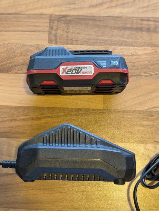 Incărcător și acumulator baterie Parkside de 4 Ah si de 2 Ah