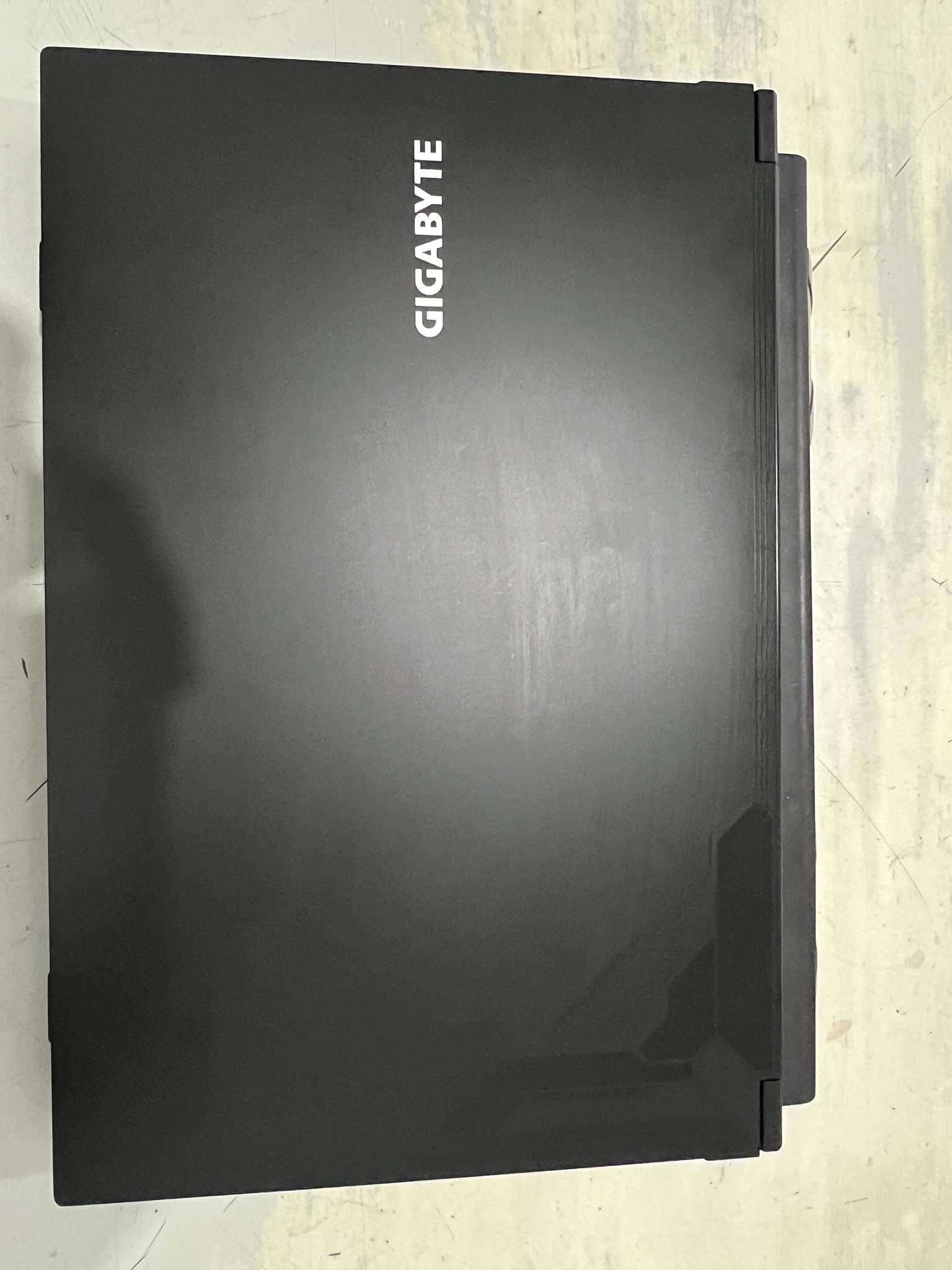 Геймърски лаптоп Gigabyte G5 MF