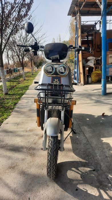 Skuter sotiladi, a'lo holatda