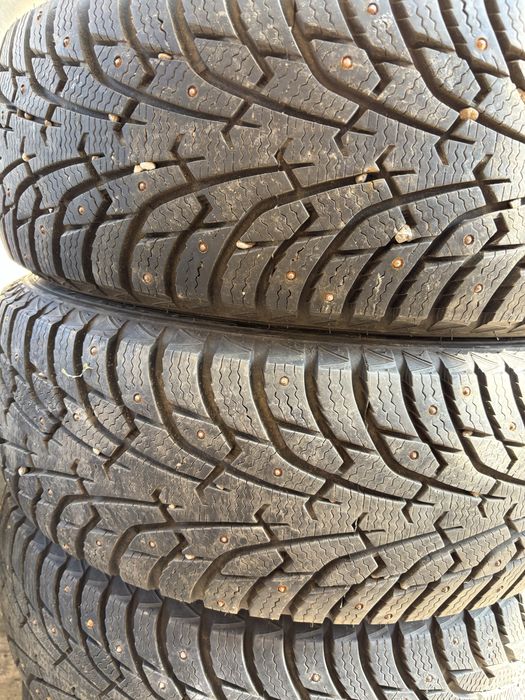 Продам комплект зимней резины Maxxis (шипы) 225/60R17