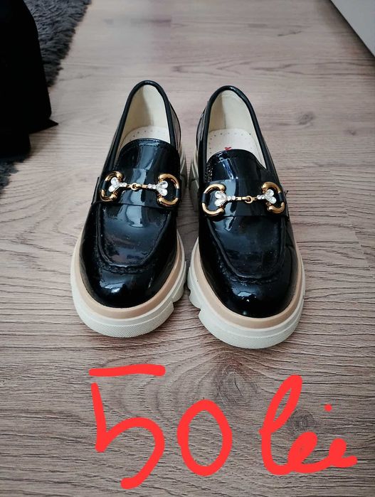 Vànd pantofi damă ,eleganți ,în stare foarte bună