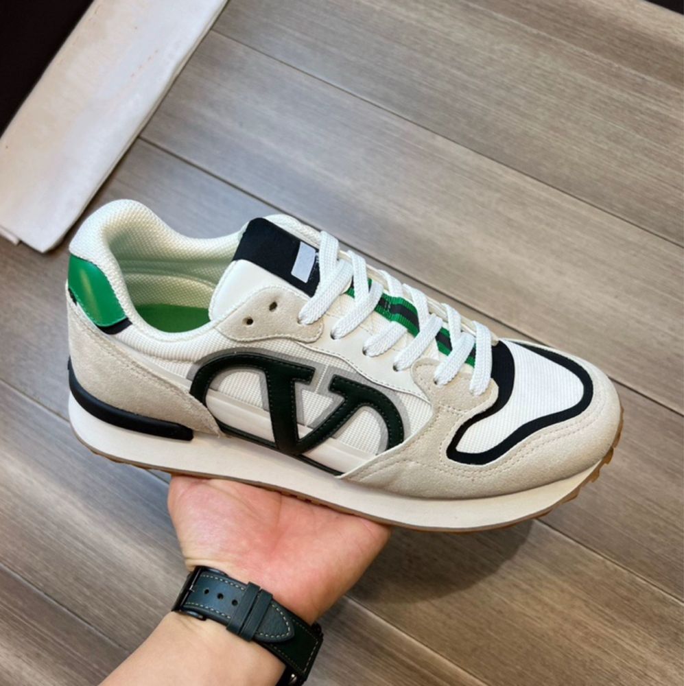Adidasi Valentino Garavani Italy