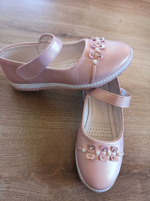 обувки и сандали- 31,32,33,34 номер