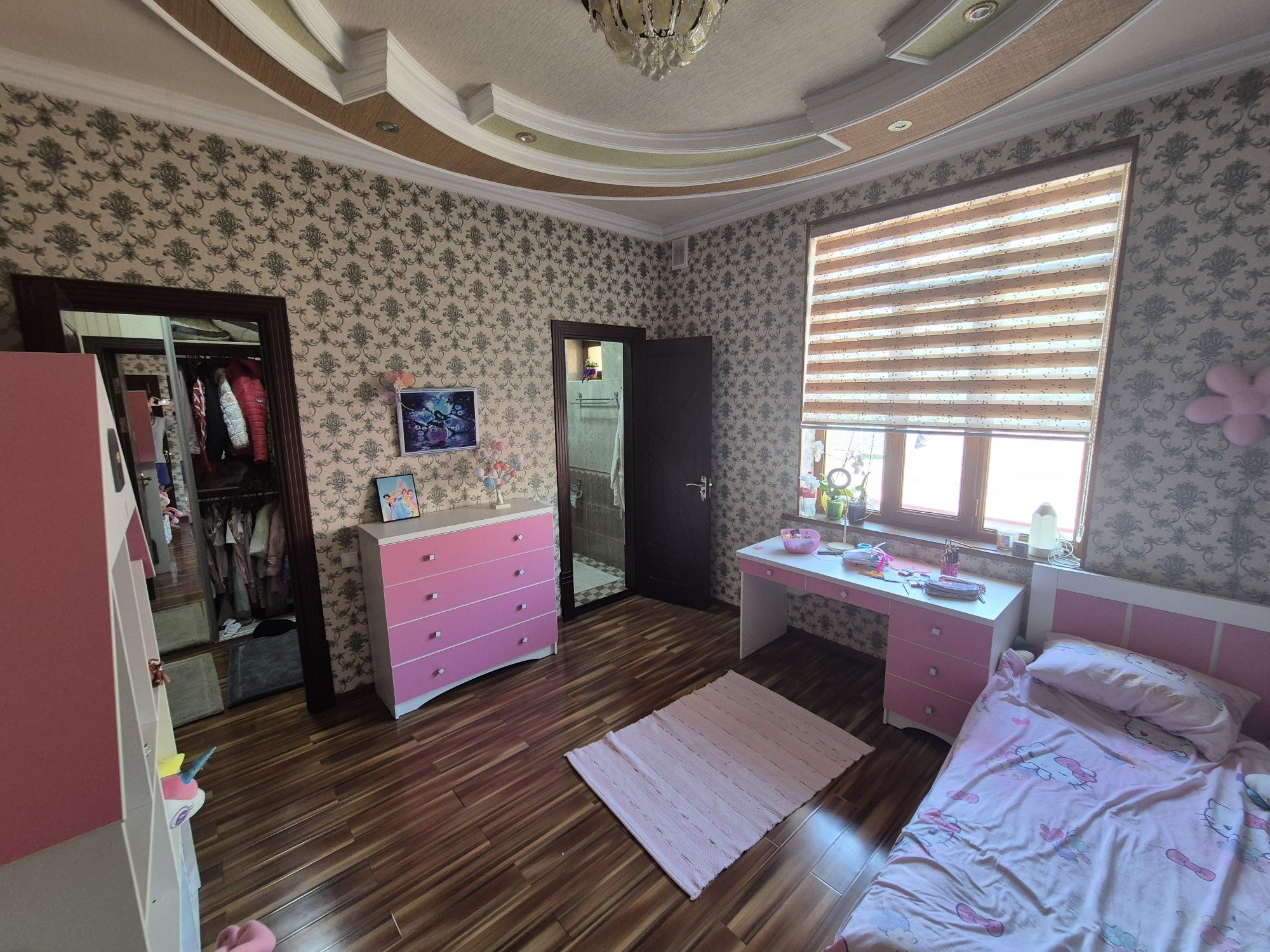 Продаю свой дом улица Сулола 6 комнат 6 санузлов на участке 570м²
