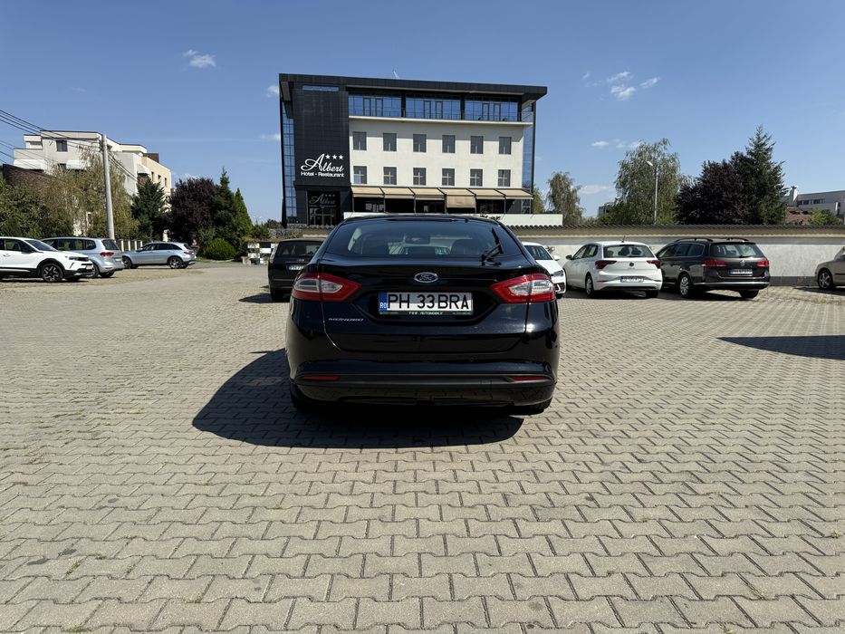 Ford Mondeo 2.0 150 CP Euro 6 – 2015 – Sedan Negru Metalizat