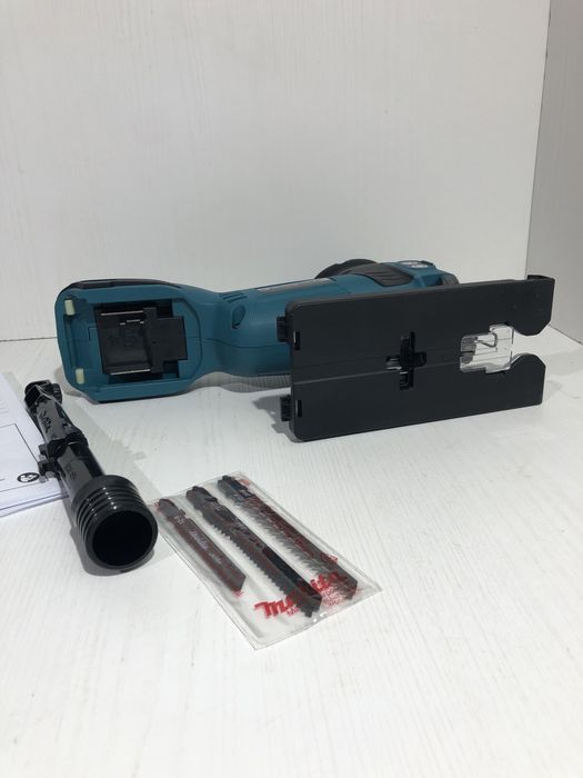 Fierăstrău pendular Makita DJV 181