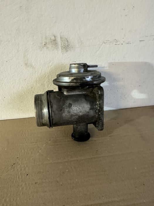 Supapa EGR BMW seria 3 E90 E91 330d 3.0 diesel 231cp