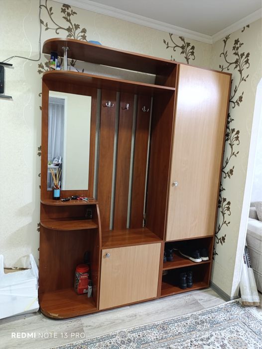 Продаю шкаф в прихожкц