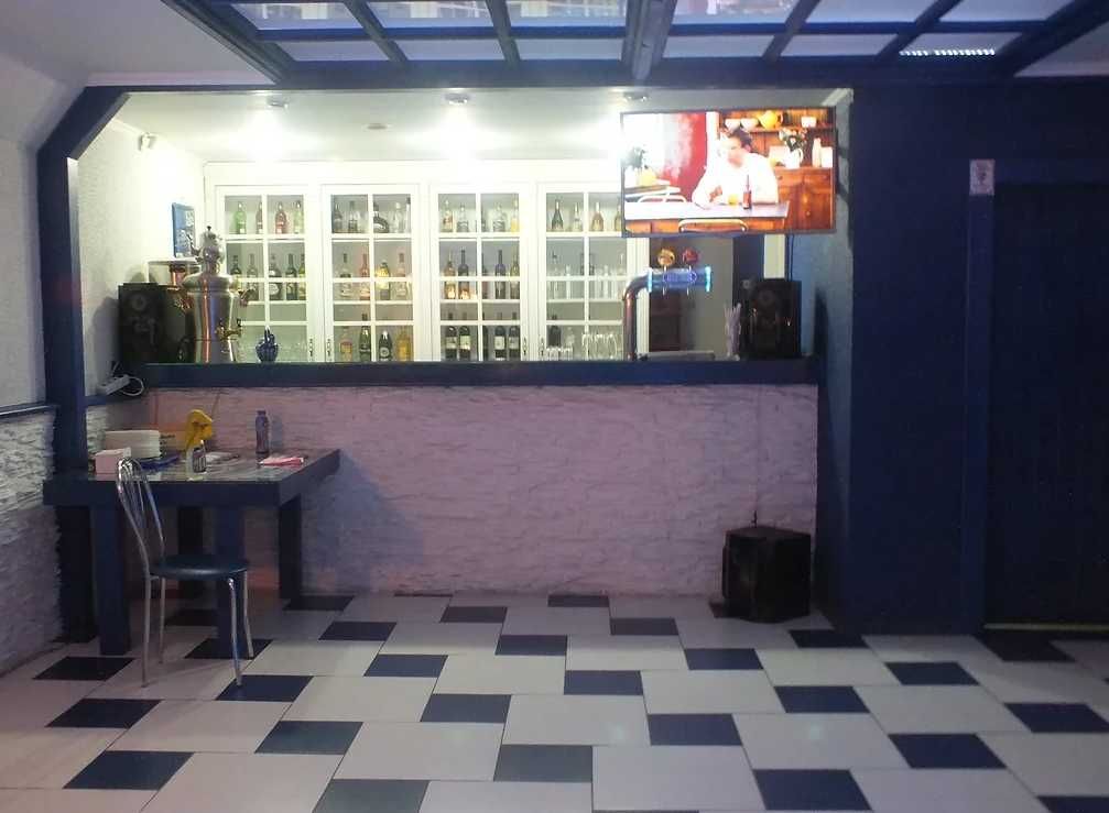 Магазин «Ескендир» с кафе «Курочка Ряба» и павильоном