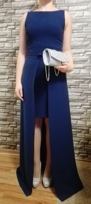елегантна семпла рокля с изрязан гръб в син цвят