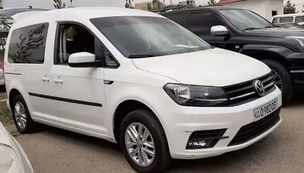 Volkswagen caddy uchun radiator difizor komplekt b/u