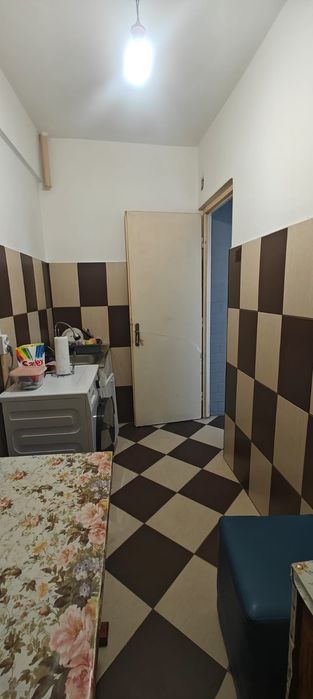 Vand apartament in Mangalia cu balcon.