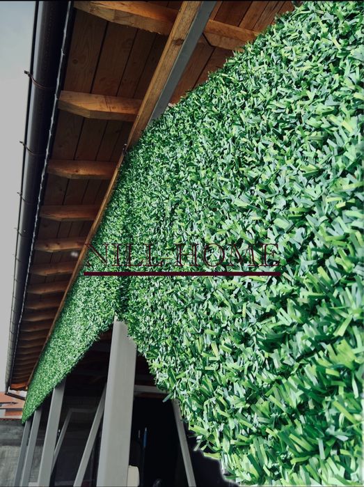 Поцинкована мрежа с декорация(изкуствена трева) 4 мм тел/ 40 мм. Око