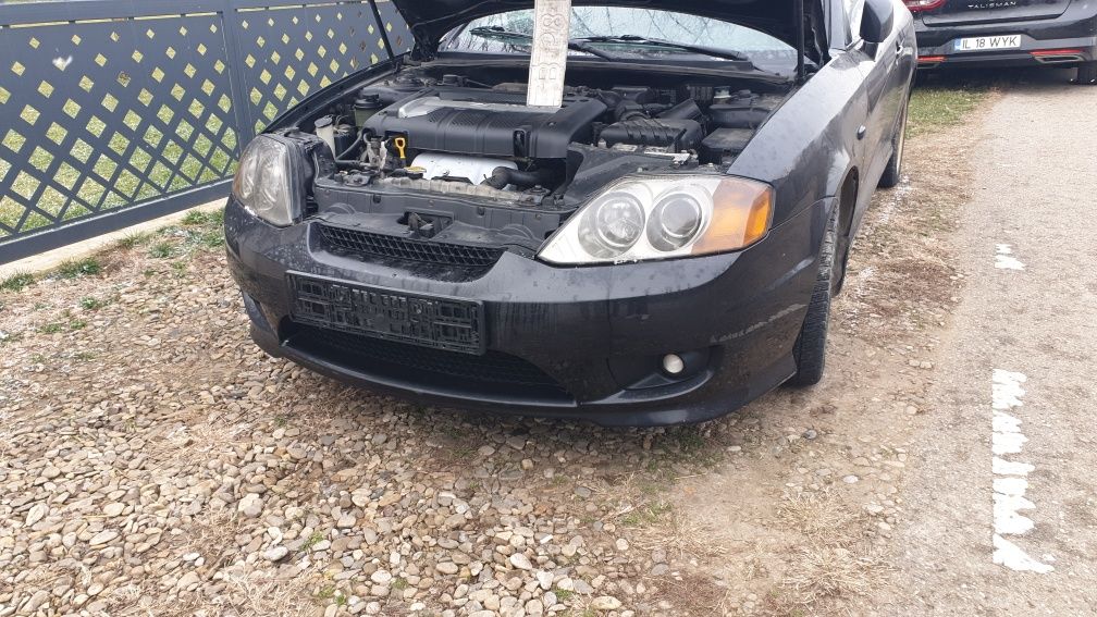 Dezmembrez/piese hyundai coupe 2.0 an 2007