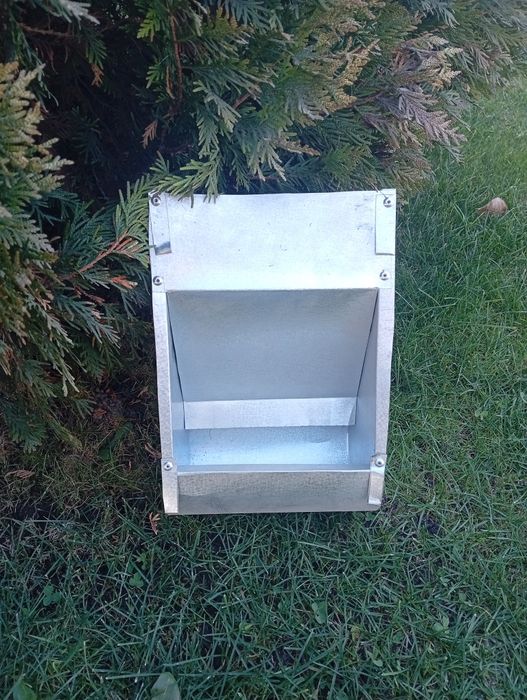 Кормушка для кроликов . Бункерная