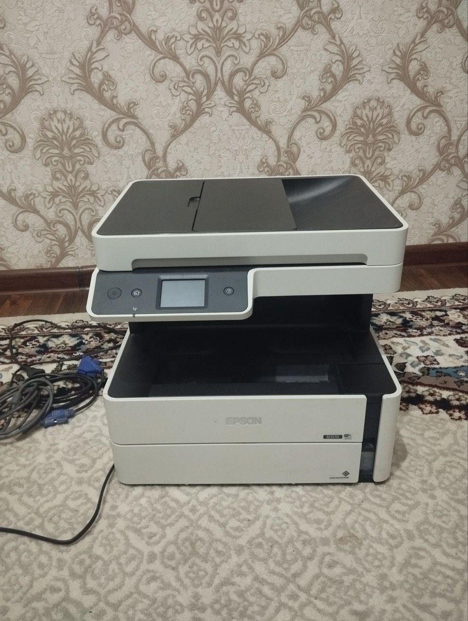 Printer va proektorlar sotiladi.