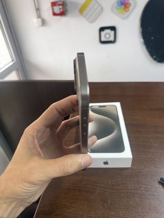 Vand Iphone 15 Pro Max 256Gb Full box