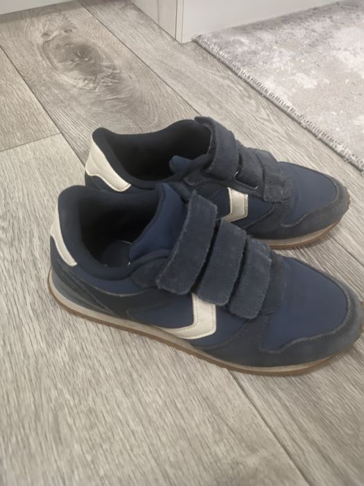 Продам кроссовки на мальчика