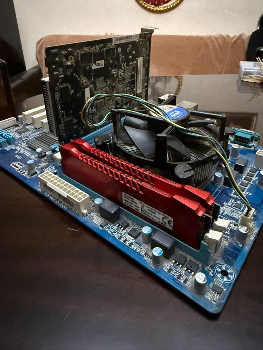 KIT I5 3350P 8 GB AMD R7 240 2 GB