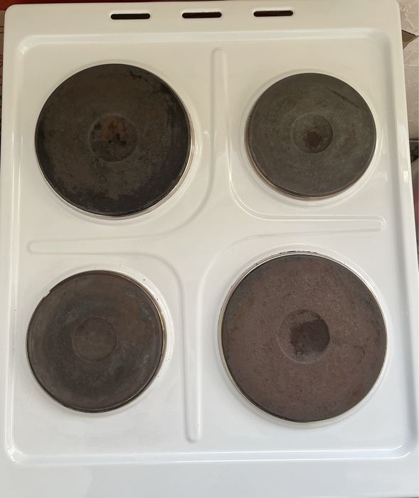 Плита мощная доставка через такси состояние идеал все работает