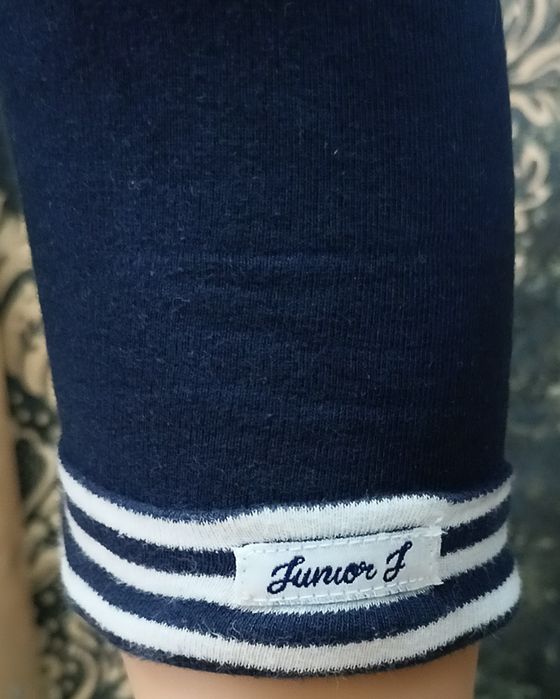 Комплект кофточка с капюшоном и штанишки для малышей.Сезон осень-весна