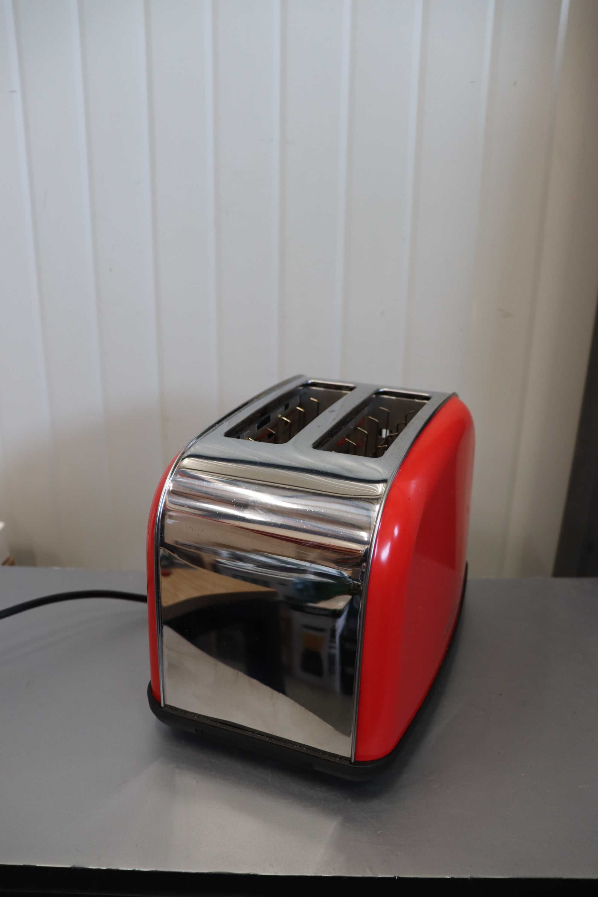 Тостер Cecotec Toastin' time 850 Red Lite. 850W, Капацитет за 2 филии