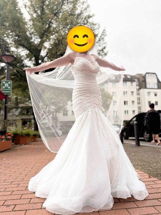 Елегантна булчинска рокля – като нова, с подарък кринолин!