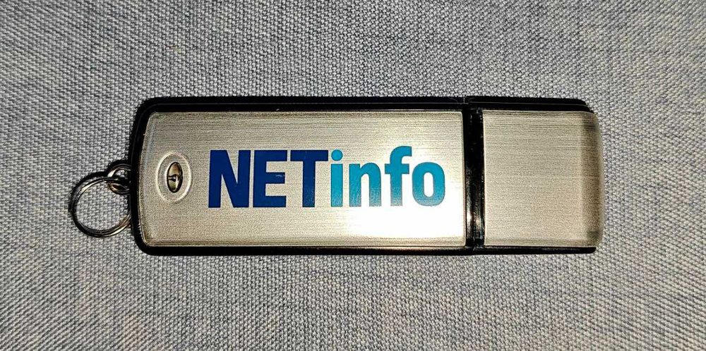 Продается USB флешка