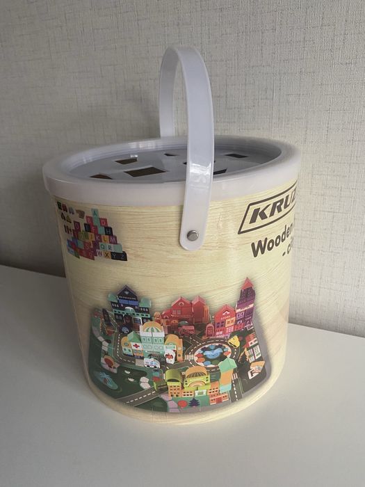 Дървени блокчета , конструктор  - 100 броя в кофа-сортер , 19159