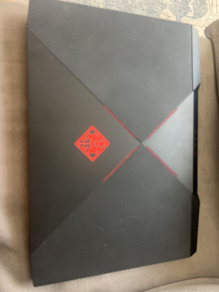 HP OMEN 17 – Геймърски лаптоп / i7 / GTX / 17.3 инча