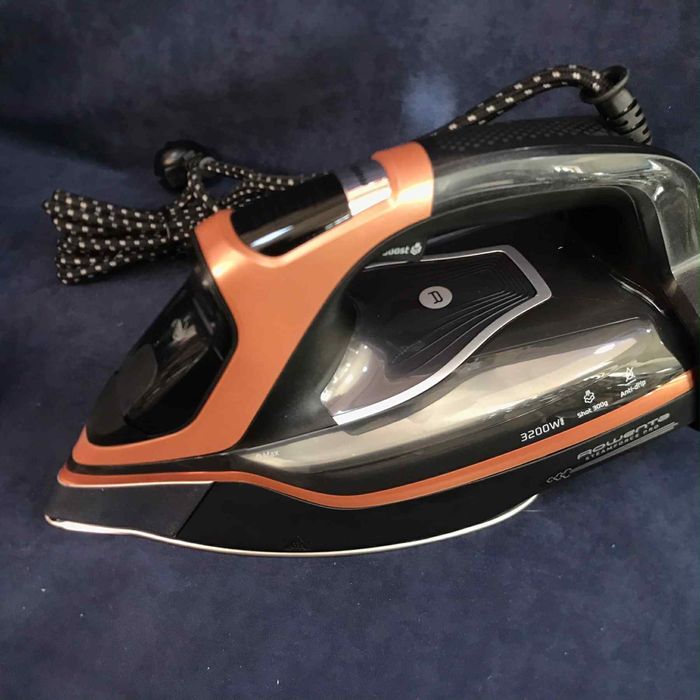 Парна ютия Rowenta Steamforce Pro 3200W