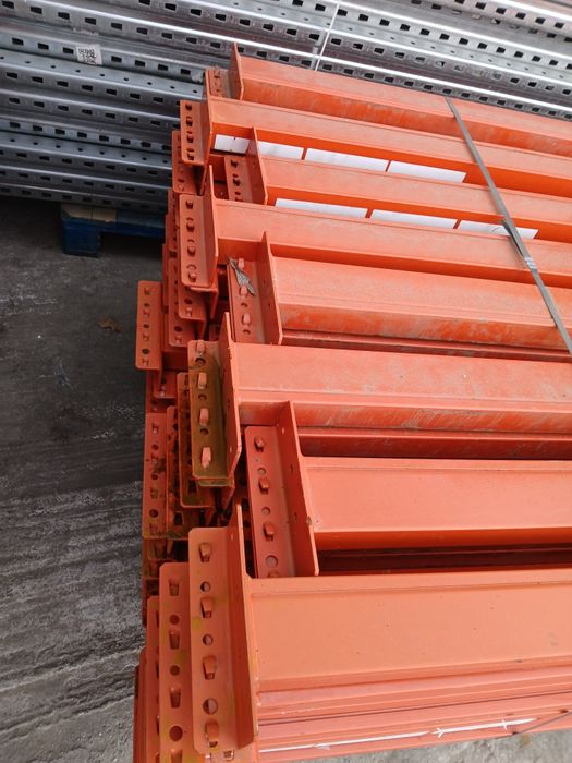 Avem rafturi metalice industriale reglabile de vânzare