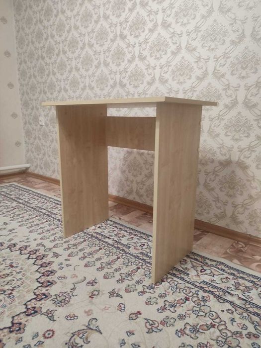 Продам письменный, офисный стол.