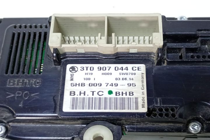 Panou  climatronic 3T0907044CE Skoda Yeti prima generatie seria