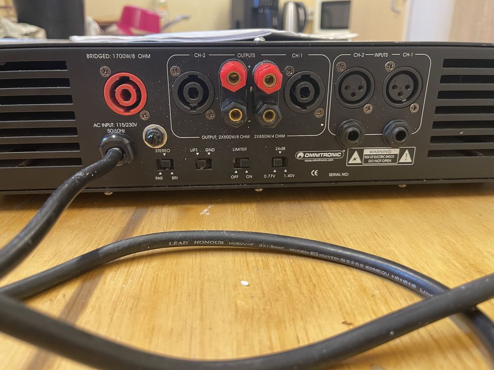 Крайно стапало Omnitronic P-2000