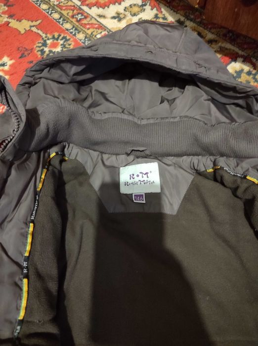 Продам зимнюю куртку на мальчика рост 146