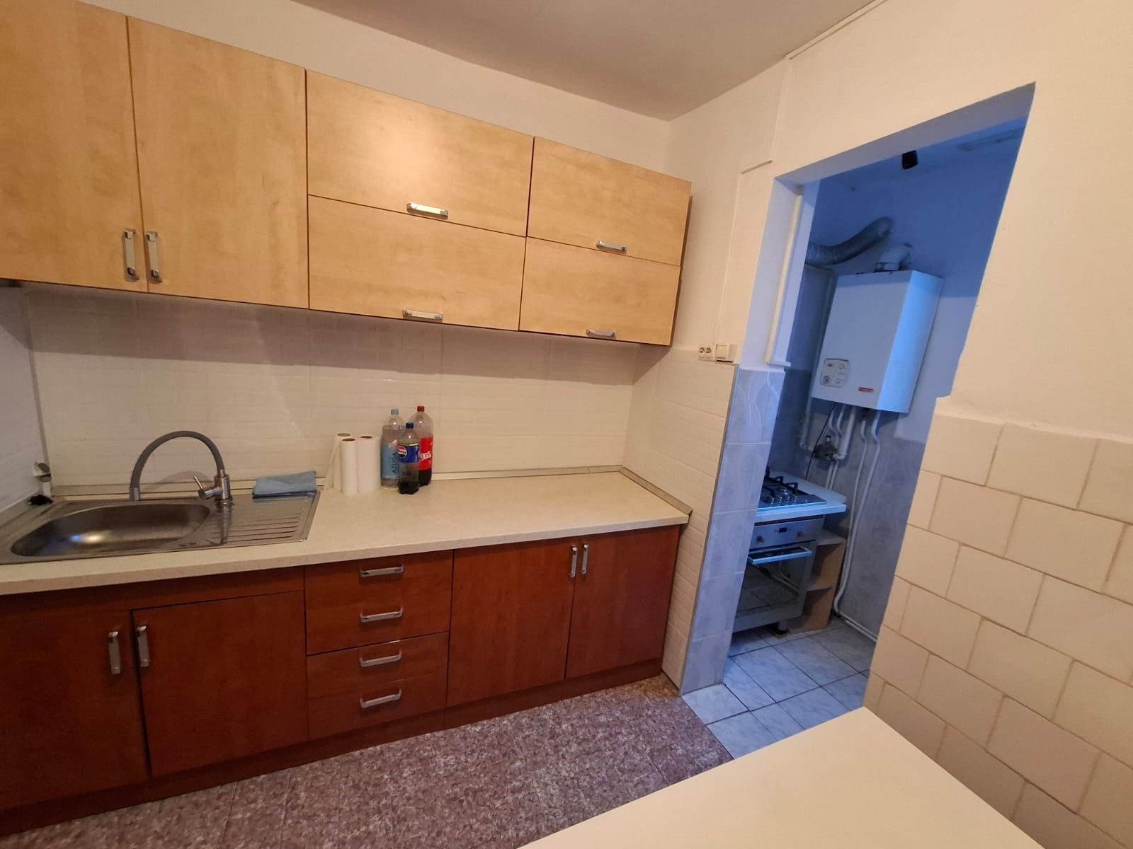 Închiriez apartament  cu 2 camere zona centrala