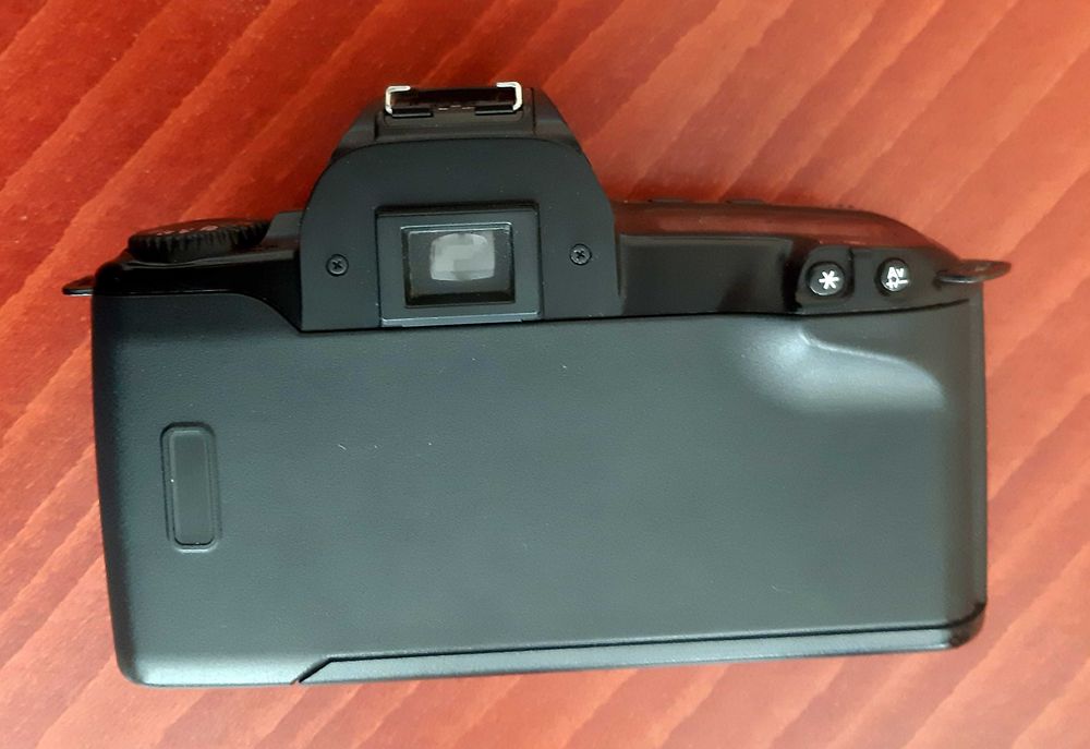 Фотоапарат EOS 500