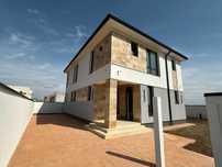 Vila de Lux langa lac in Pantelimon (Str. Calimanesti) | 325.000 Euro