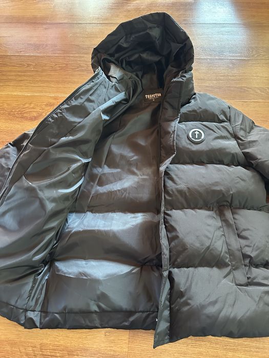 Мъжко,черно,зимно яке Trapstar с бродирано лого на гърба