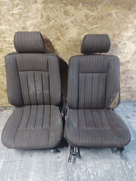 Сиденья передние Мерседес 124