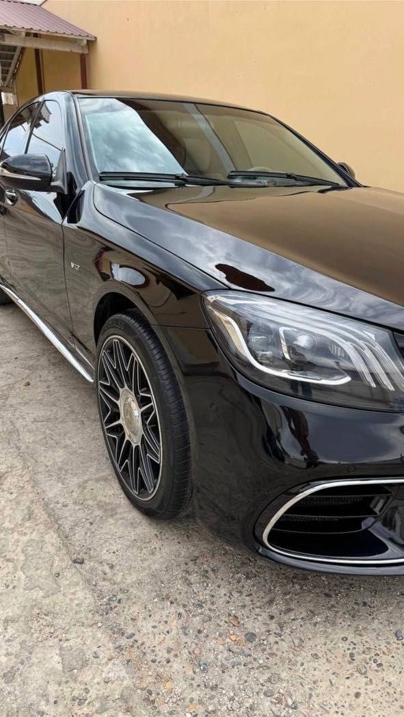 Sotiladi Мерседес Бенз W220