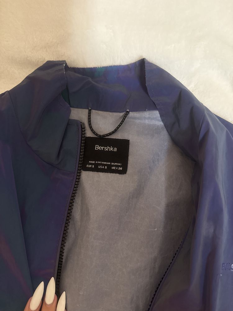 Тънко яке Bershka