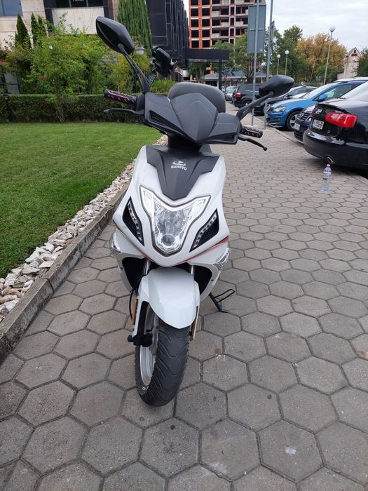 SUNSTO R8 скутер