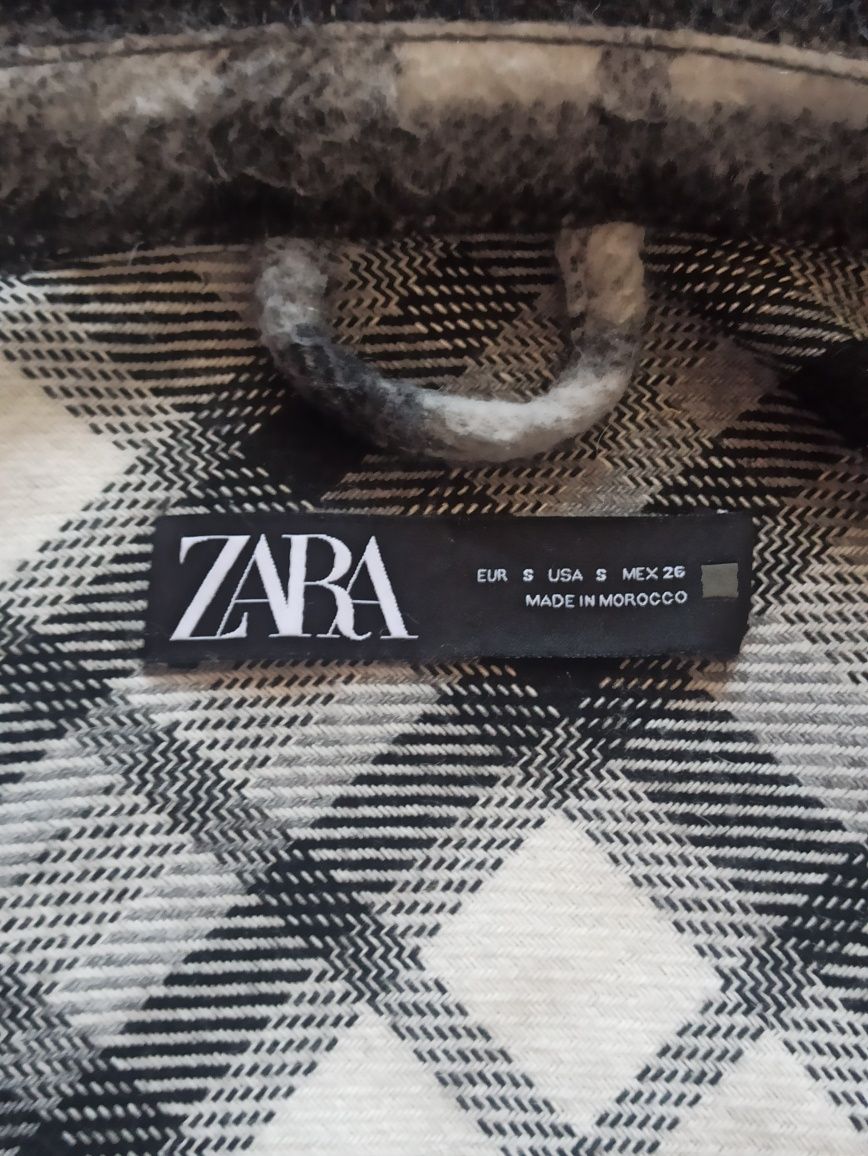 ZARA яке тип риза