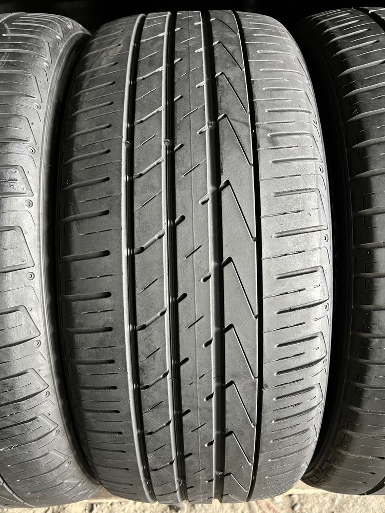 4 anvelope vara 235/50/19 Hankook !