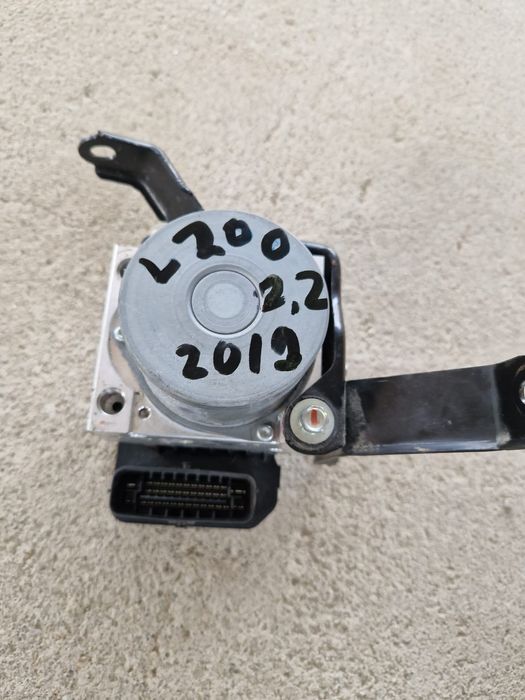 Vand pompa mitsubishi l200 2020 model nou