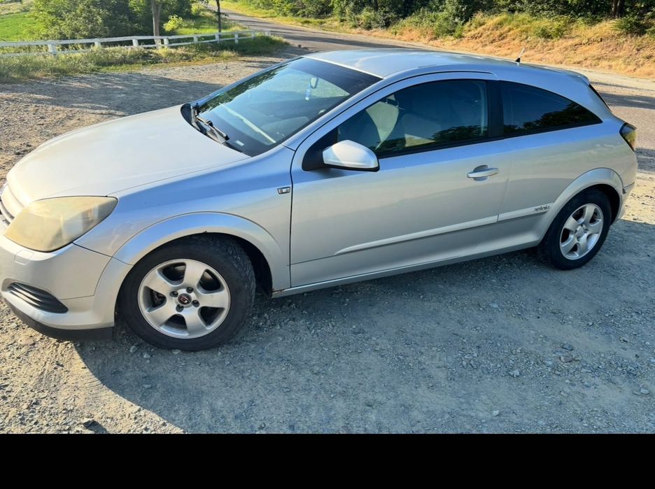Mașina Opel astra gtc
